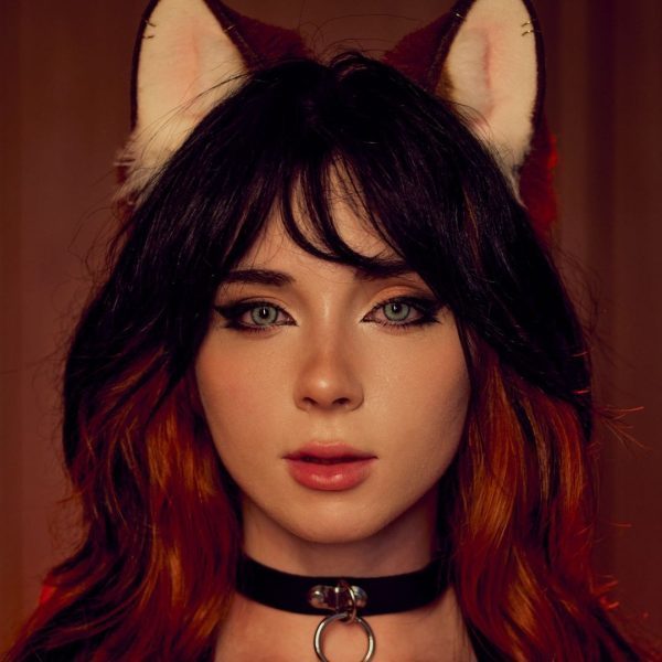 Sweetie Fox — profile portrait