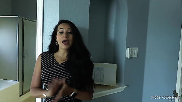 Latina Realtor Fucks Her Client To Close The Sale
